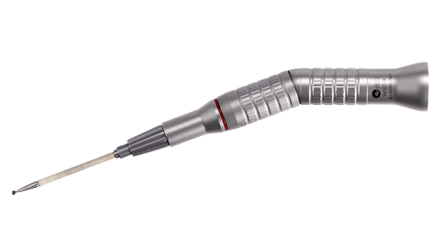 Micro-bur à la main.